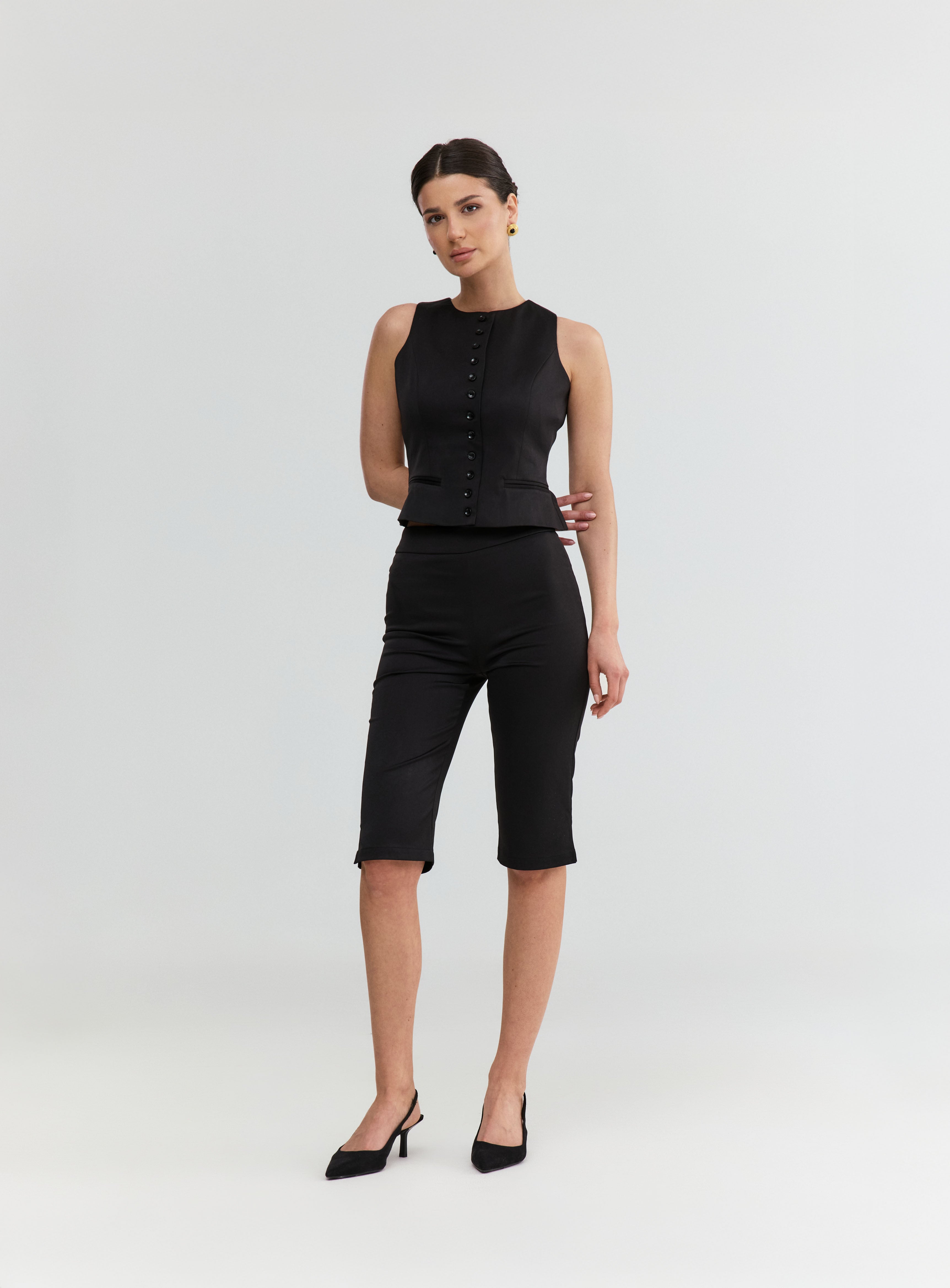 TAILORED CAPRI LEGGINGS