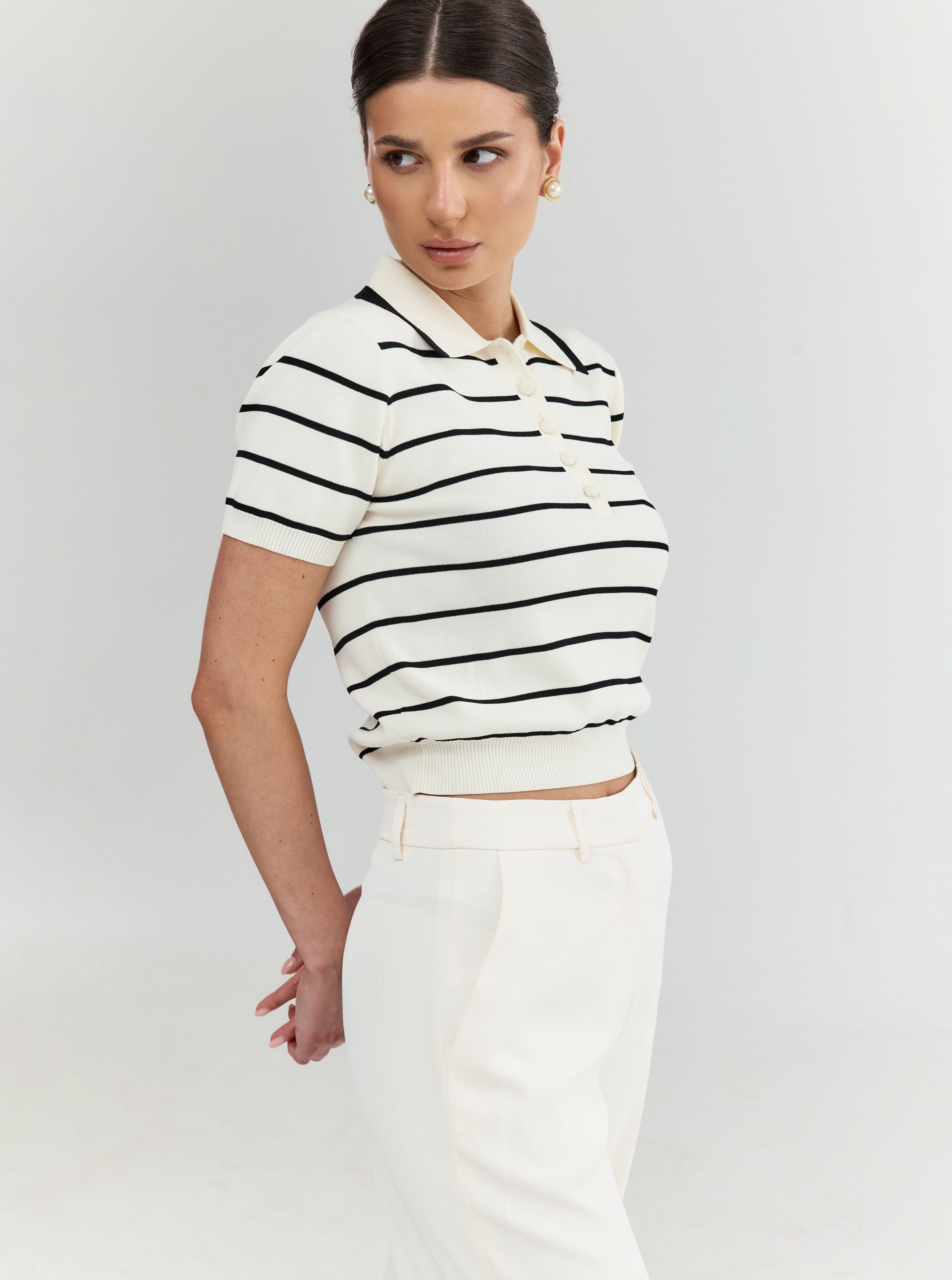 Cute Shirt with black lines